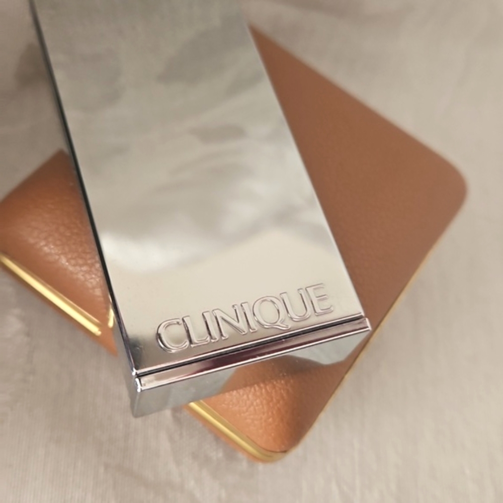 Clinique All About Shadow 05 Safari Duo. - Picture 4 of 7